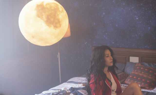 江静携新歌《Soul Searching》 掏心挖肺回首脆弱面