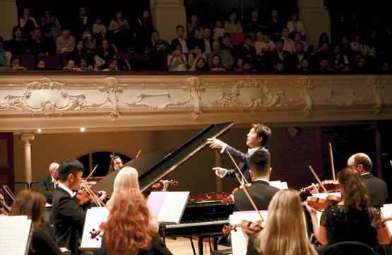 李云迪“云指肖邦”澳纽巡演第二站落幕 自弹自指征服奥克兰乐迷