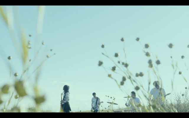 闪星乐队全新单曲《溺于光影之中》及MV正式发布 | 纪念一个悄然离去的夏天