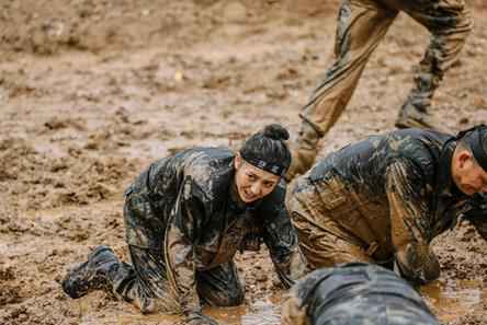 《真男2》猎人训练难度进阶 佟丽娅坚持集训不言弃