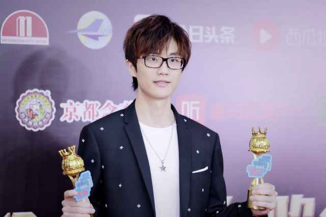 2018华歌榜“如约而至” 音乐才子许嵩斩获两项大奖