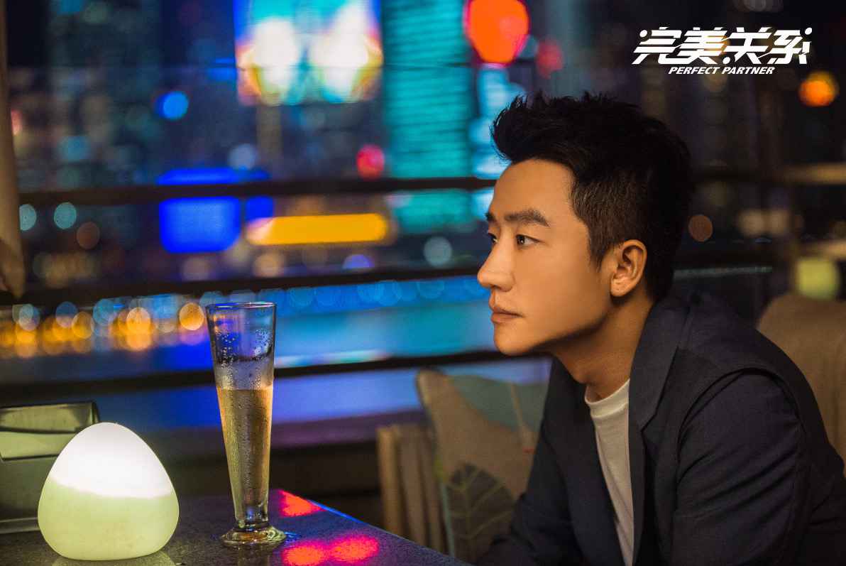 黄轩《天天向上》书房曝光 展示书法被夸宝藏男孩