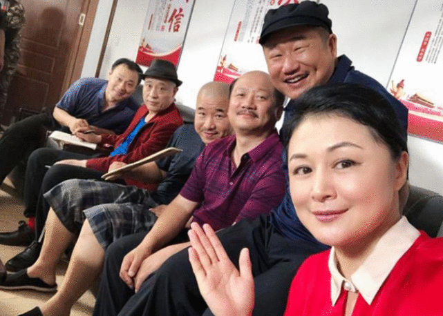 闫学晶将接棒于月仙出演“谢大脚”？本人回应