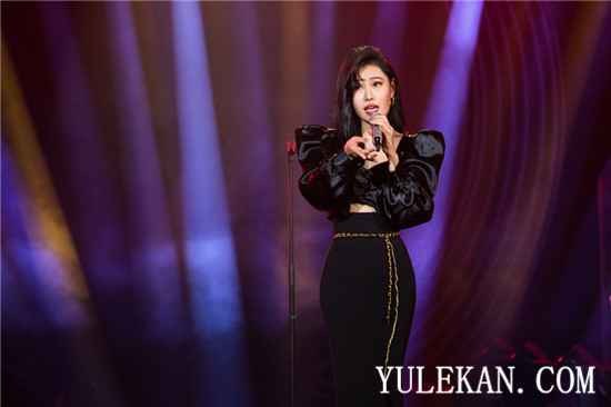 《歌手·当打之年》第六期，袁娅维惊喜连连，人鱼臀、唱金曲、融京剧！拿下第二！