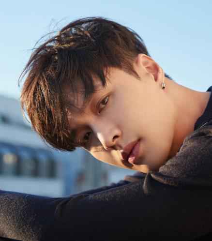 张艺兴美国出道专辑19号公开音源 幻想般音乐世界