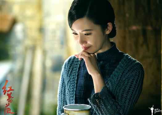 《红蔷薇》杨子姗陈晓化身剧宣 为“君竹CP”合体预热