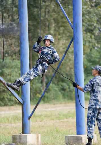 《真男2》佟丽娅“帅不过三秒” 耿直认真本色一显反差萌