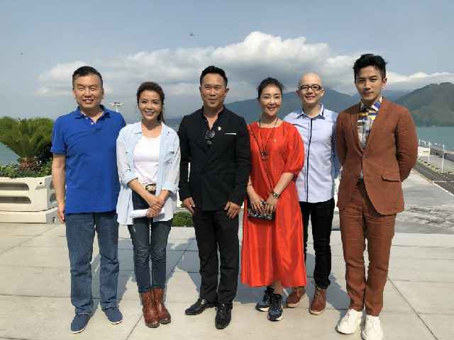 平安五一“心连心”节目珠海会场录制 与黄圣依共唱《乘风破浪》