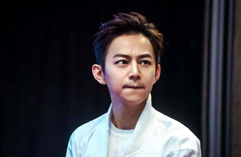 何炅每周在节目中制作美食,荧幕后的他也同样细心可爱