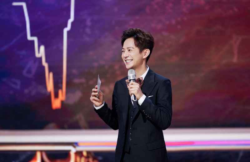 何炅每周在节目中制作美食,荧幕后的他也同样细心可爱