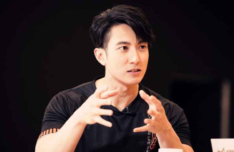 吴尊携妻子林丽莹参加综艺节目,两个人16岁的时候就认识了