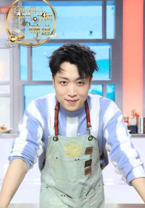 《穿越时间的味道》寻味家族被剔骨难倒,刘一帆传授何泓姗鸡翅“整形法”