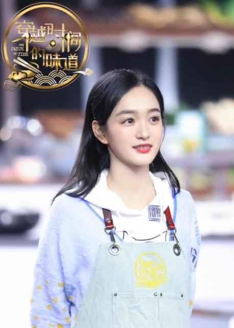 《穿越时间的味道》寻味家族被剔骨难倒,刘一帆传授何泓姗鸡翅“整形法”