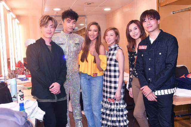 古巨基红馆开唱 与容祖儿李克勤合体模仿早年造型