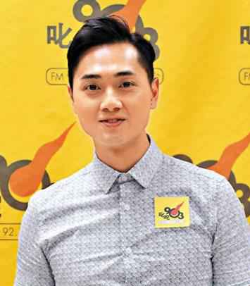 歌迷花九小时换票 郑俊弘被其热情感动