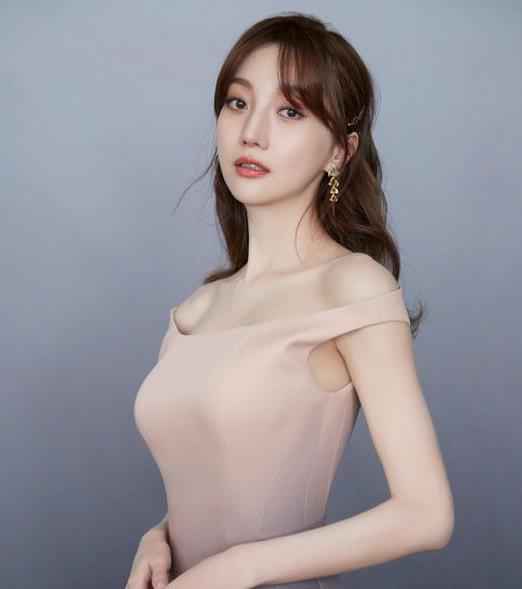 郑雅文《亲爱的客栈》解锁新技能 出席电影周为公益发声