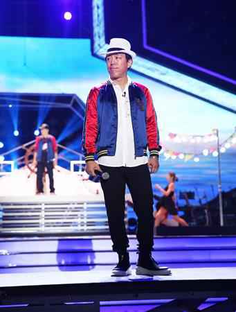 黄渤《极挑》与哈林同台飙歌 新编《水手》被赞神曲