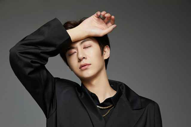 娄珈赫再发单曲《难不了过》 咽下不甘佯装风轻云淡