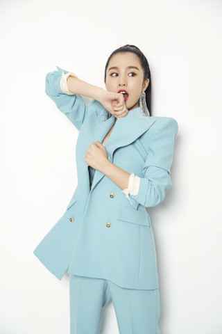 江静首推个人专辑 主打歌《三秒笑》潇洒曝单身后心声