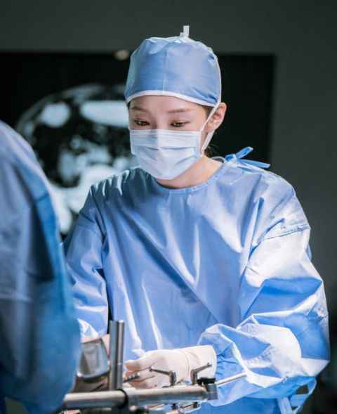 《浪漫医生金师傅2》公开韩石圭、李圣经、安孝燮剧照!