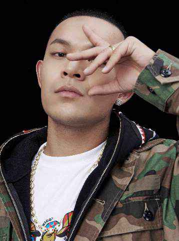 我眼里只有一个3号他永远昂着头| 黄旭全新单曲《低位》致敬韦德