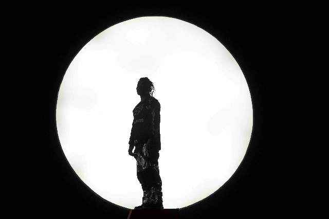 我眼里只有一个3号他永远昂着头| 黄旭全新单曲《低位》致敬韦德