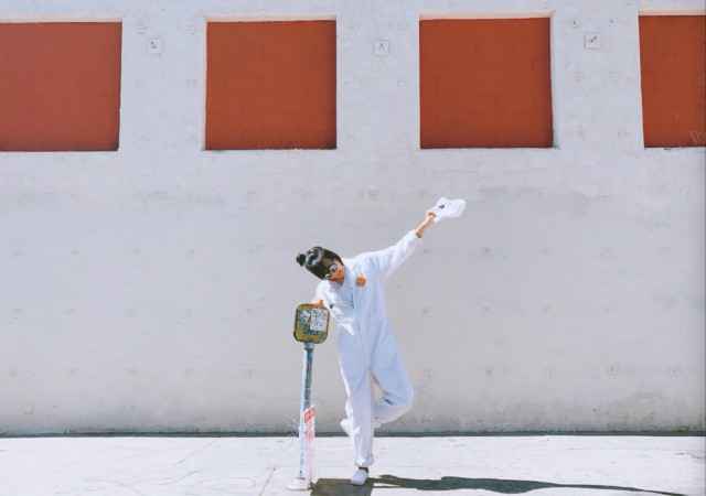 阿肆发布新单曲《仰世而来》:做自己披星戴月的英雄