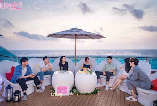 《我们恋爱吧》朱正廷心疼南方，“沉默cp”再互投