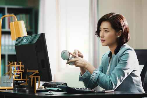 万茜温馨视频晒产女幸福 荧幕霸屏获明星组团祝福