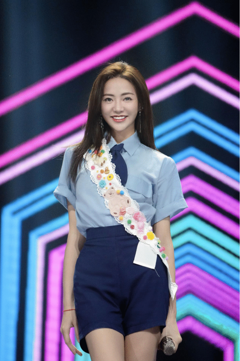 谢可寅《青春有你2》公演第一,《单眼皮女生》C位“力挽狂澜”