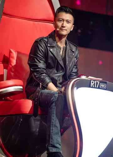 《中国好声音》争霸七强 《光辉岁月》震撼上演