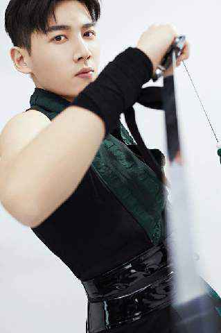 沈天行解锁歌手身份 洗脑新歌夏日气息MAX