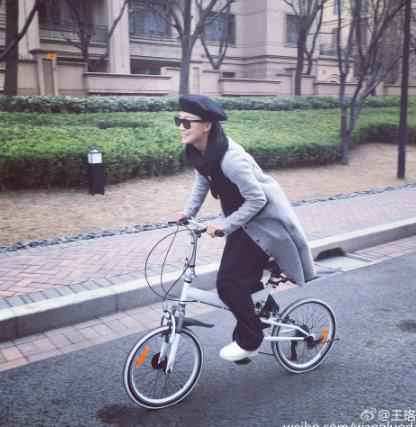 王珞丹“滑出精彩”变身“追风少女”用自己的方式给观众更多可能性