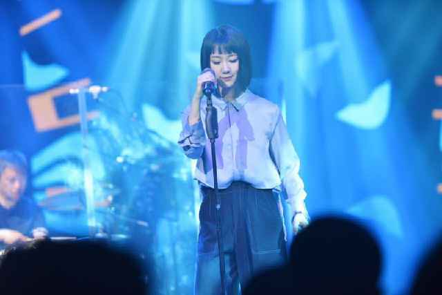 谢春花《大事发声》吐露音乐历程 动情演绎诗意曲目