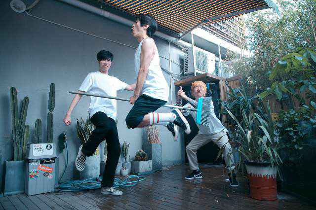 夏日阳光乐队签约霓雾娱乐打破乐坛低气压