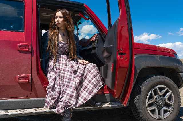 内蒙古拍《倒数》MV 遇车祸 ?G.E.M. 野外谈情 台湾型男讨人欢心