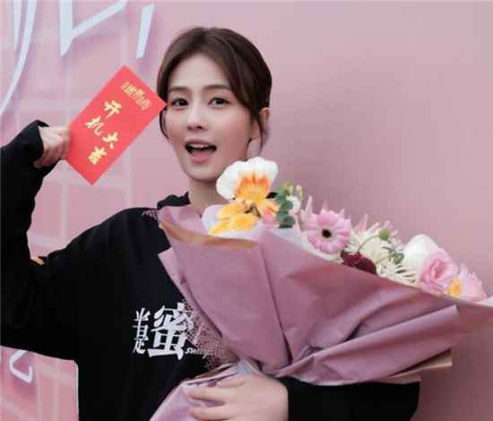 罗云熙《半是蜜糖半是伤》女主角是谁？什么时候播出？