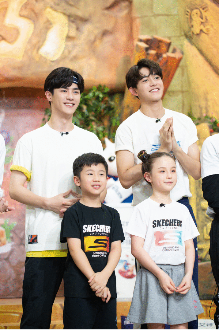 威神V将于11号出演《疯狂的麦咭》，与高能男子组合一起逃脱密室！