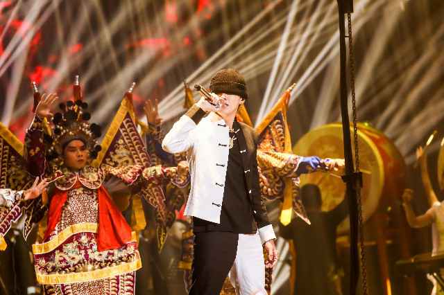 吴亦凡制作人公演第一 《Young OG》获现场rapper高度认可