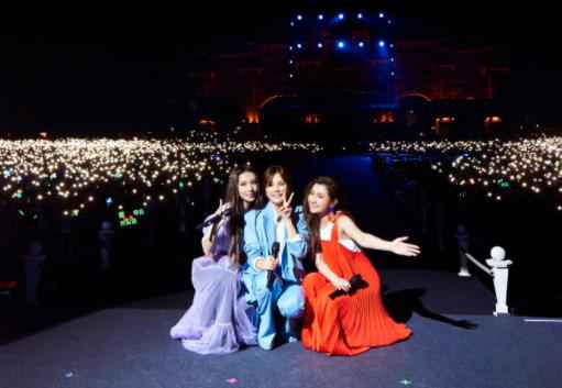 S.H.E出道十七周年 音乐会说成相声现场
