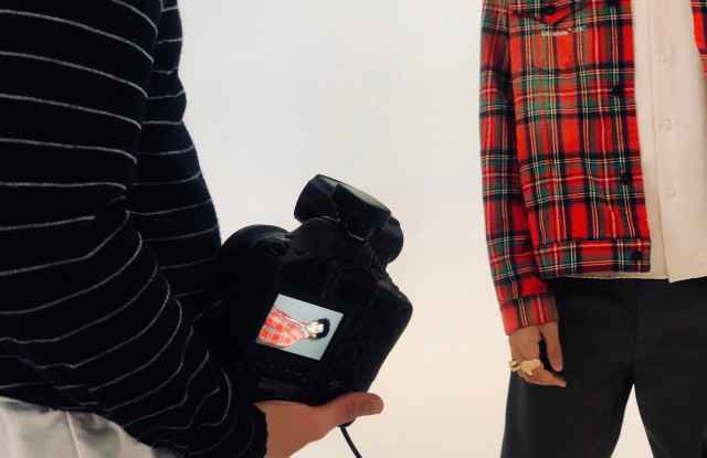 吴亦凡新专辑第二支中文单曲 《Hold Me Down》 中文版 8月10日上线