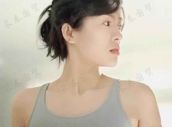 章子怡18年前素颜旧照曝光 清纯甜美满脸胶原蛋白