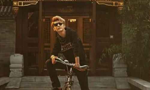 鹿晗农村上厕所，脱口六个字惹众人笑喷：北京孩子的小骄傲！