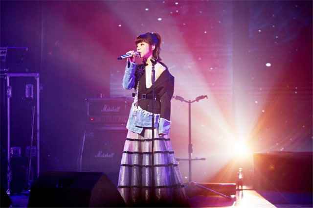 金玟岐北京演唱会完美落幕 与好友合唱《岁月神偷》感动满满