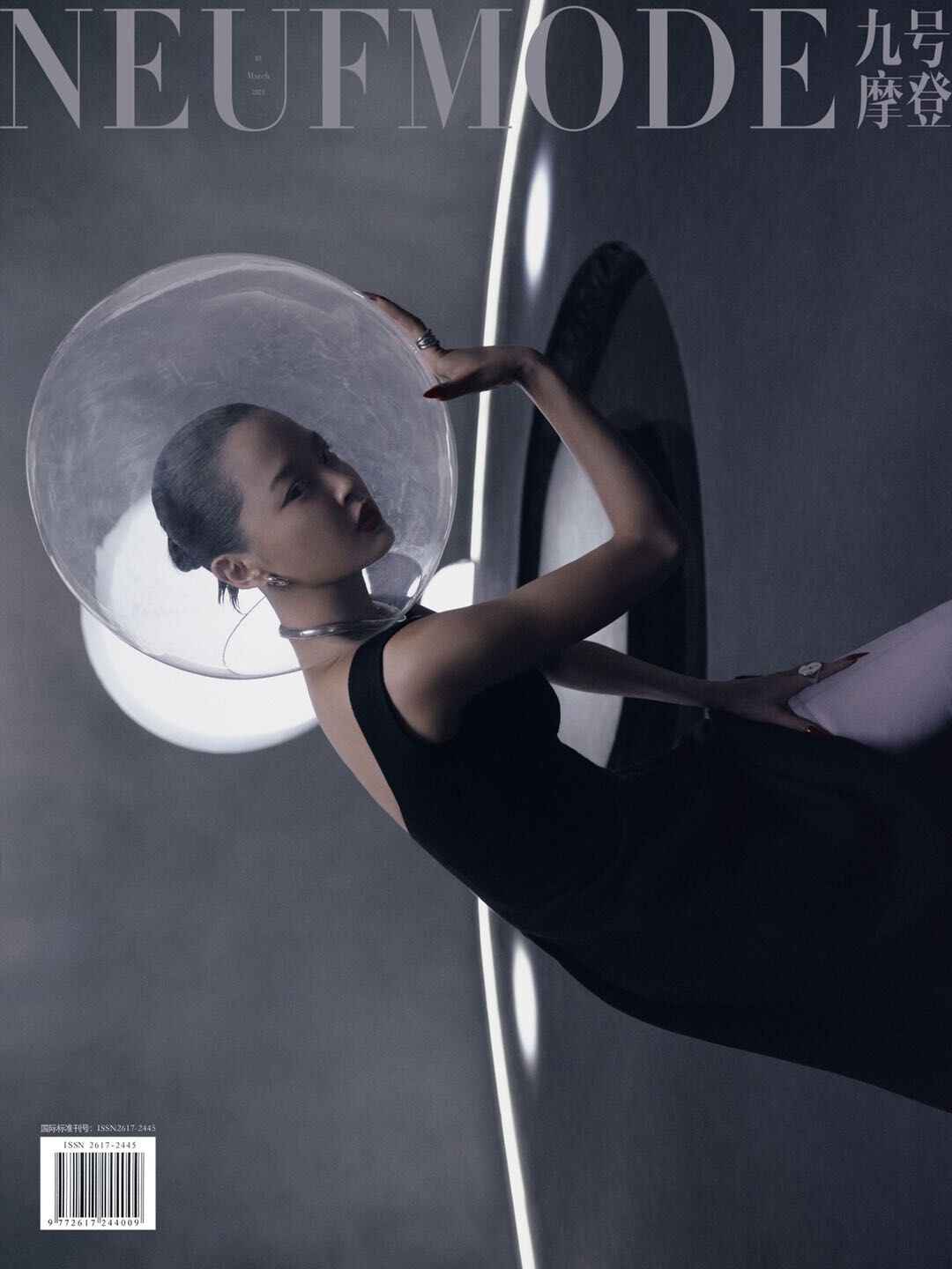 太会拍了！辛芷蕾杂志封面风格百变氛围拉满