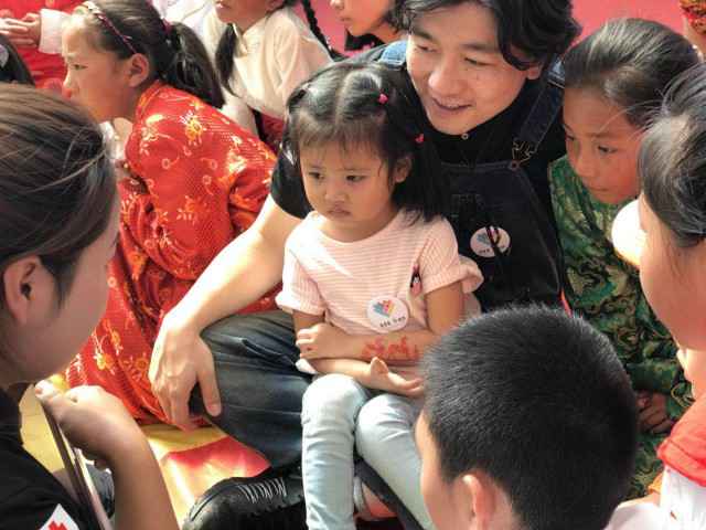 低苦艾乐队助力儿童公益活动 8月1日甘肃巡演正式启程