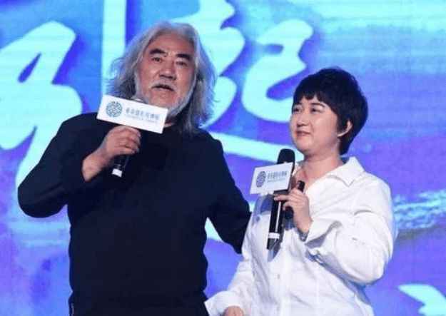 宝刀不老？70岁张纪中疑默认妻子杜星霖怀三胎