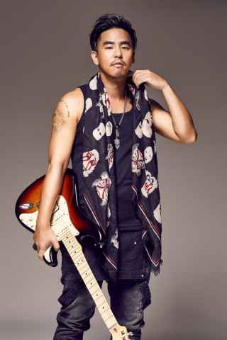 柯有伦自曝离开种子音乐，与两年女友修成正果