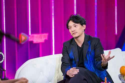 张震曝与贝克汉姆约饭细节 发型成主要话题？