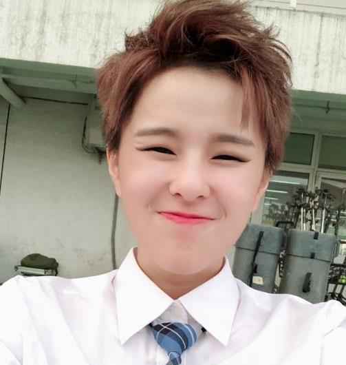 Sunnee报平安感谢粉丝：有你们这世界变得更温暖